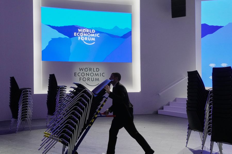 Nun werden jedoch Millionenlöhne, ein übergrosser Stiftungsrat und Gründerprivilegien genauer unter die Lupe genommen.