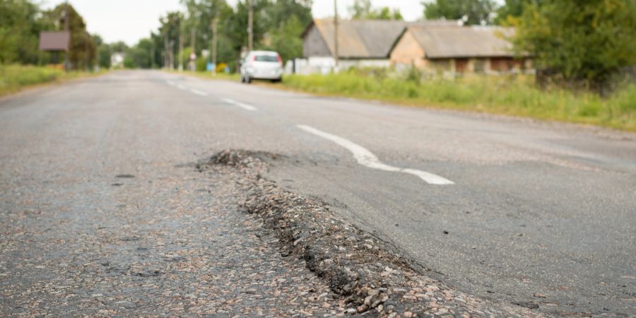 Strasse Asphalt Riss Sanierung