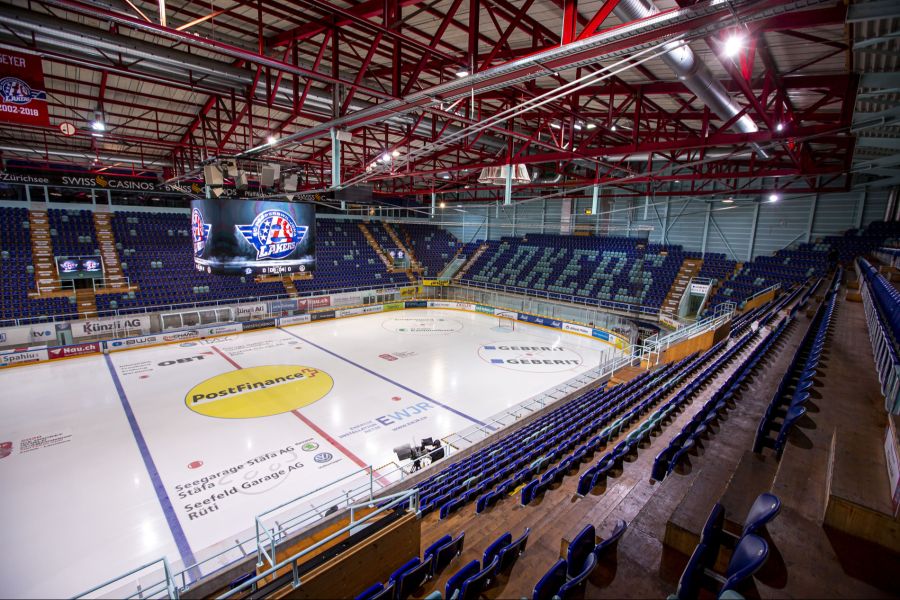Der SRF-Mann arbeitet nebenberuflich bei den SC Rapperswil-Jona Lakers als Stadionspeaker.