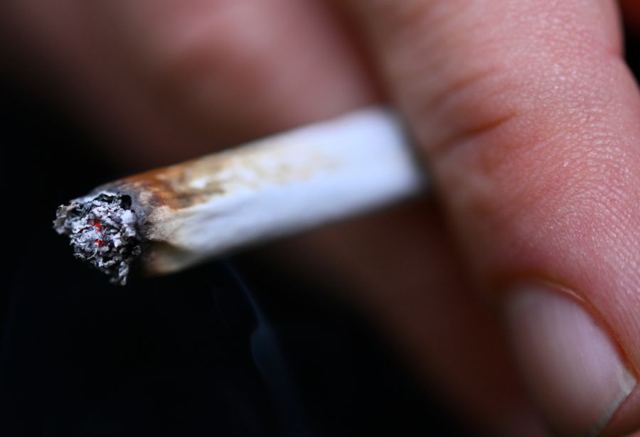 Das Rauchen an sich kann in der Schweiz unter Umständen billiger sein, als wenn man mit Hilfe von Beratung und Ersatzprodukten versucht, damit aufzuhören.