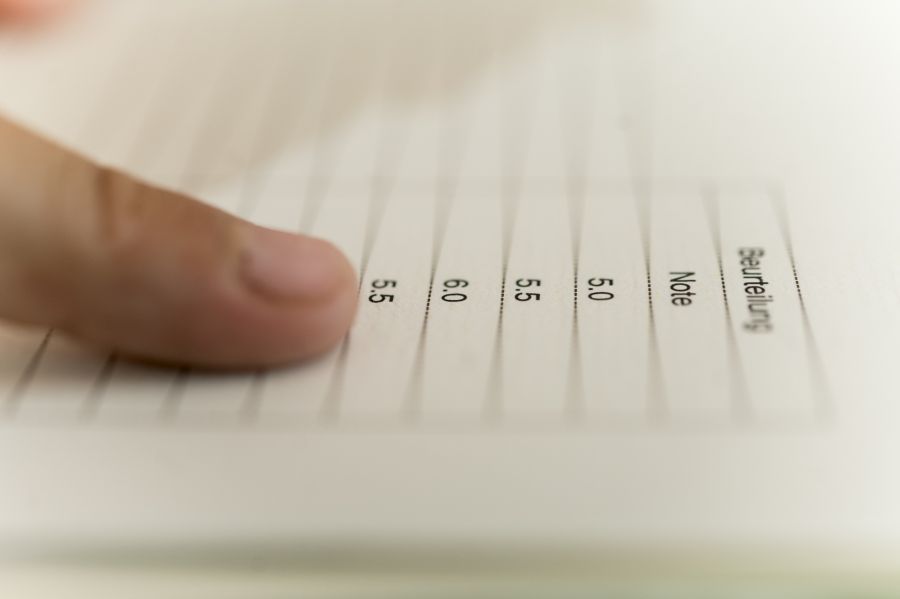 In kantonalen Tests schnitten die Schülerinnen und Schüler in den Fächern Englisch und Mathematik besser ab als zuvor. (Symbolbild)