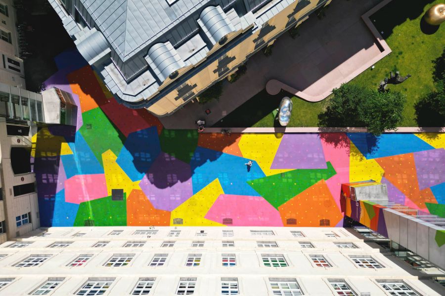 Hanuschhof Wien Strassenbemalung