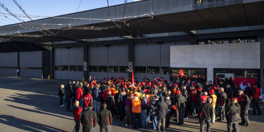 Das Buspersonal von Winterthur droht mit einem weiteren Streik. (Archivbild)