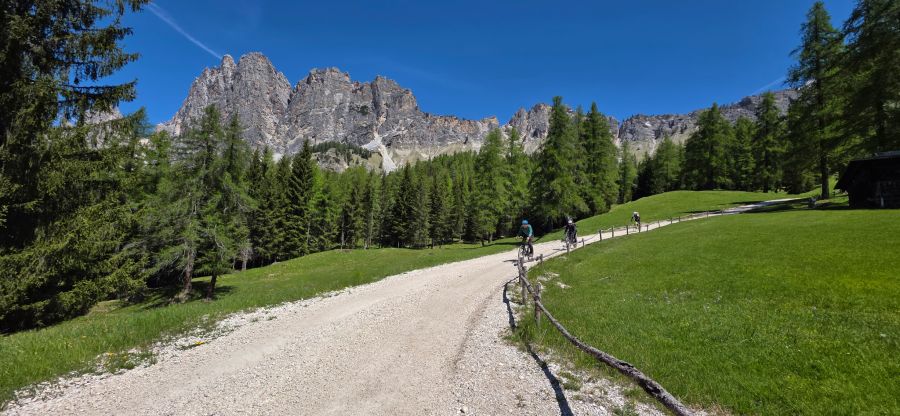 Das Salzkammergut eignet sich für Ausflüge mit dem E-Gravelbike optimal.