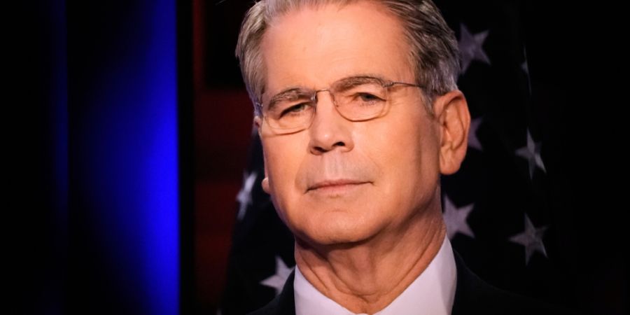 ARCHIV - Scott Bessent, US-Finanzminister, hält eine Rede im Haus der USA während der Jahrestagung des Weltwirtschaftsforums (WEF). Foto: Markus Schreiber/AP/dpa