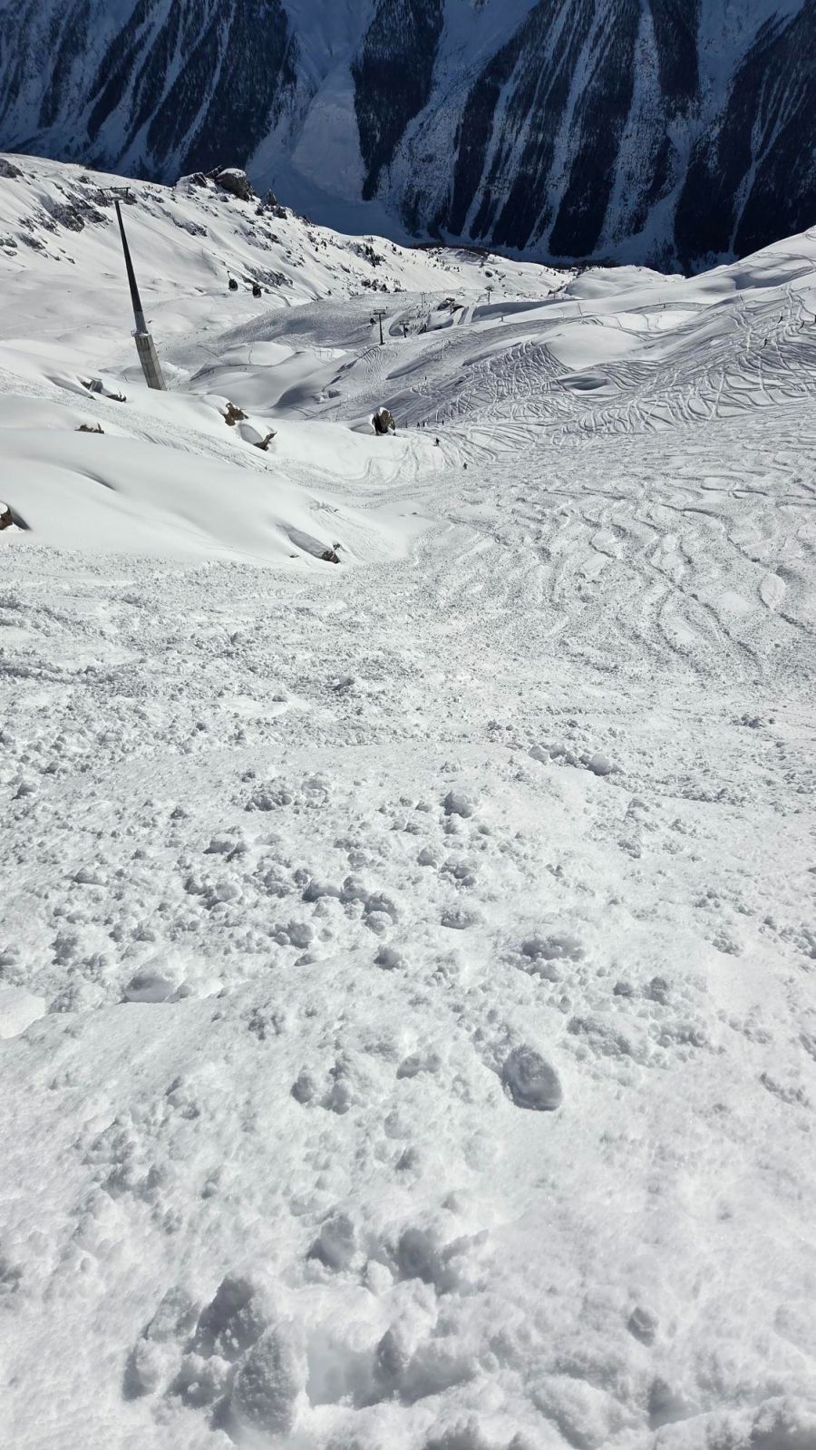 Auf diese Schneedecke legt es am Montag noch einmal bis zu 120 cm Neuschnee drauf.