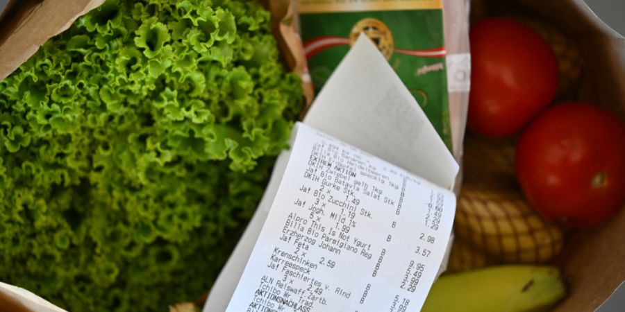 Im März sind die Konsumentenpreise im Vergleich zum Vorjahr um 0,3 Prozent gestiegen. Davor war die Teuerung lange quasi inexistent und pendelte während eines Jahres um die Null-Linie...