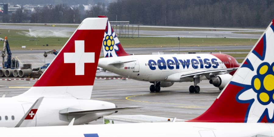 Der Flughafen Zürich hat trotz des Iran-Kriegs seinen Steigflug fortgesetzt. Im März kletterten die Passagierzahlen erneut. Zudem machten auch die Läden mehr Umsatz. (Archivbild)