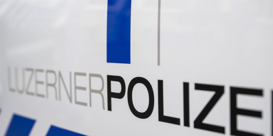 Die Luzerner Polizei hat in der Nacht auf Dienstag in Ebikon LU drei mutmassliche Einschleichdiebe gefasst. (Symbolbild)