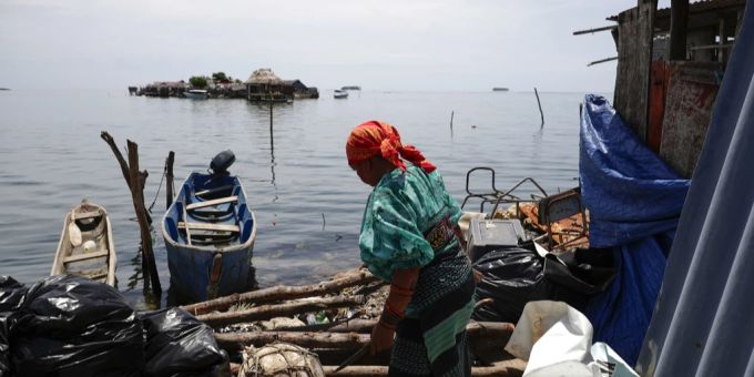 Die Insel Carti Sugtupu in Panama war immer wieder von klimawandel-bedingten Überflutungen betroffen. Nun wird die Bevölkerung umgesiedelt. Carti Sugtupu