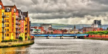 Belfast mit Fluss Lagan