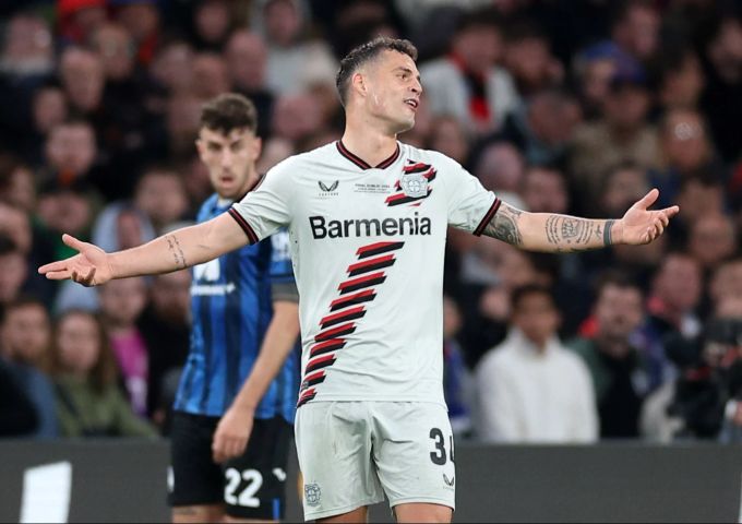 Nur im Final der Europa League musste sich Leverkusen mit Granit Xhaka geschlagen geben. Granit Xhaka