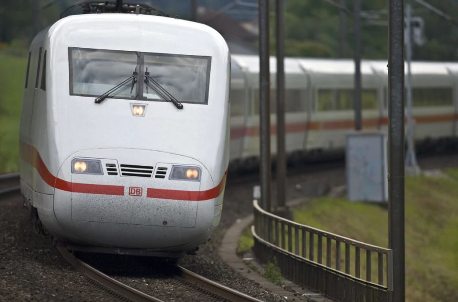 In vielen Fernverkehrszügen gilt aber eine Reservierungspflicht. Wird deshalb der Platz für EM-Fans knapp? (Archiv)