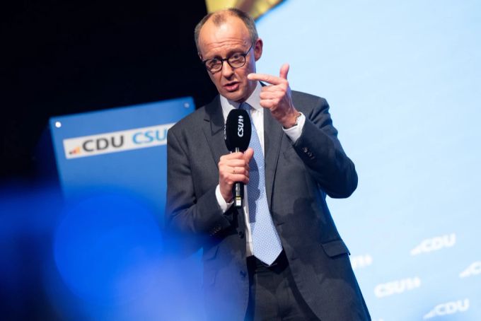 Friedrich Merz zeigt sich beim Wahlkampfabschluss siegessicher. Olaf Scholz Merz