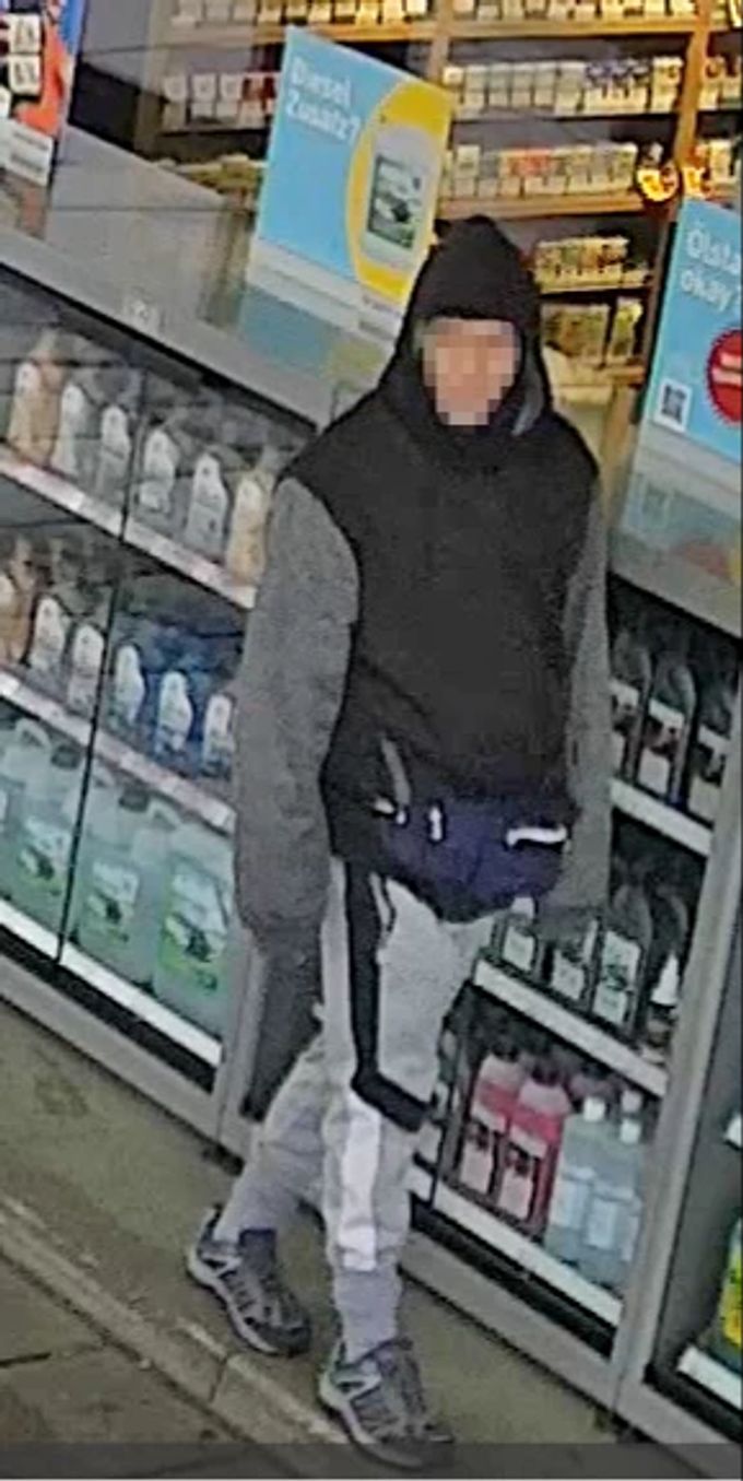 Die Kantonspolizei bittet um Hinweise zum Täter. Zeugenaufruf