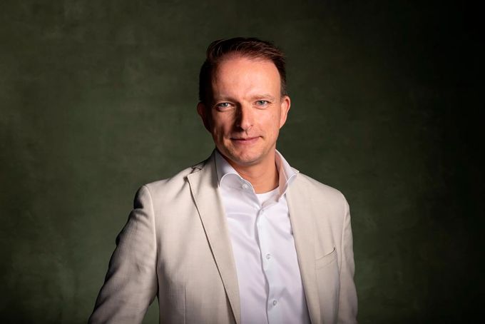 Sebastian Tobien ist Geschäftsführer des Kongresszentrums Kursaal Interlaken. interlaken weihnachtsmarkt