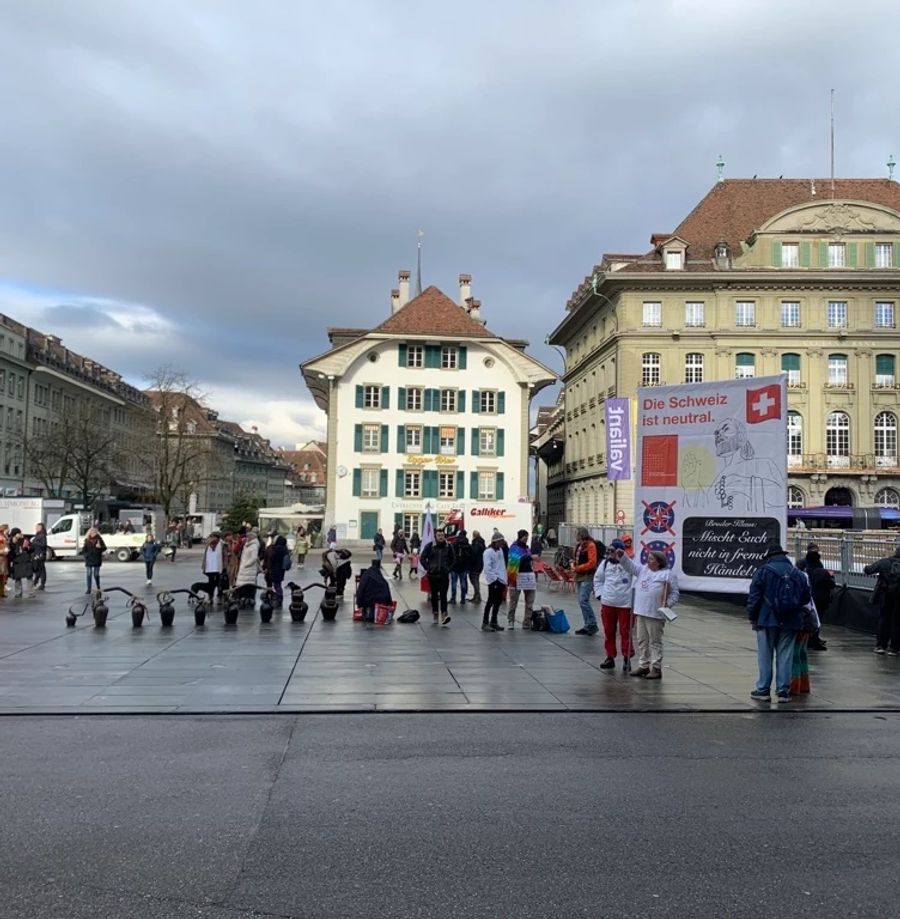 Auch am Freitag demonstrieren Gegner des EU-Deals auf dem Bundesplatz.