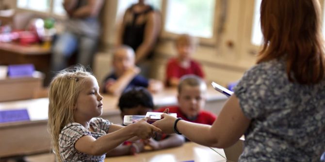 Schule Lehrerin Kind