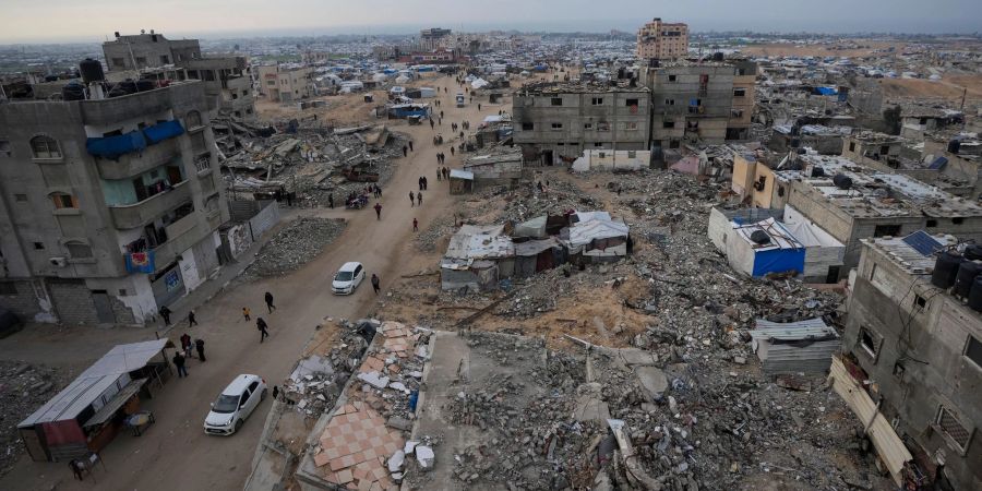 In den Süden des Gazastreifens vertriebene Palästinenser sollen in wenigen Tagen in den zerstörten Norden zurückkehren können. (Symbolbild)