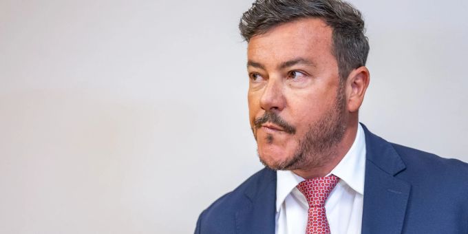 Der Ex-Milliardär René Benko muss nach seiner Festnahme in Untersuchungshaft (Foto: Archiv) Der Ex-Milliardär muss nach seiner Festnahme in Untersuchungshaft (Foto: Archiv)