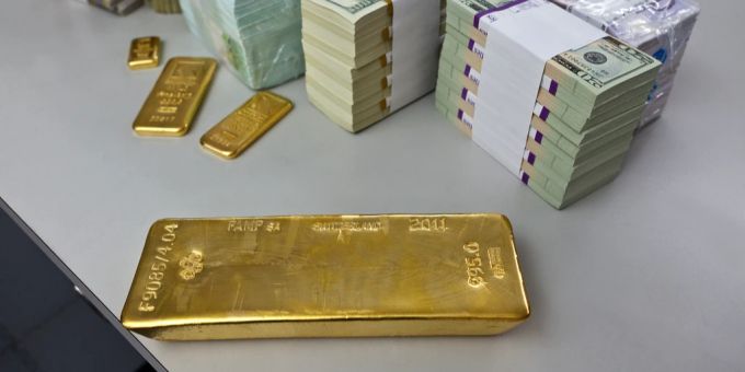 Ungewöhnliche Marktreaktion: Statt zu steigen, fällt der Goldpreis nach der Ankündigung neuer US-Zölle. Goldpreis
