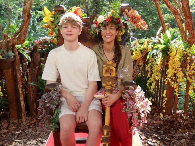 Lilly Becker und Sohn Amadeus bestiegen den Thron im RTL-Dschungelcamp. Lilly Becker zieht