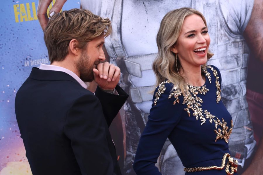 Gosling (l) und die britische Schauspielerin Emily Blunt bei der Premiere des Films «The Fall Guy» in Berlin. EPA/CLEMENS BILAN