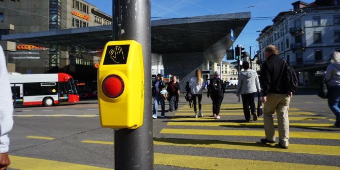 Es ist eine von 31 städtischen Ampeln, die auf 24-Stunden-Betrieb umgestellt wurde.