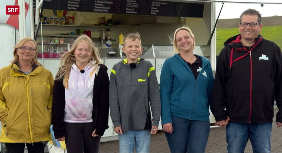 Die Familie Kunz vor sieben Jahren (v.l.n.r.): Brigittes Mutter Susanne, Tochter Noemi, Sohn Timo, Brigitte und Sacha. Der älteste Sohn Kevin fehlt auf dem Bild.