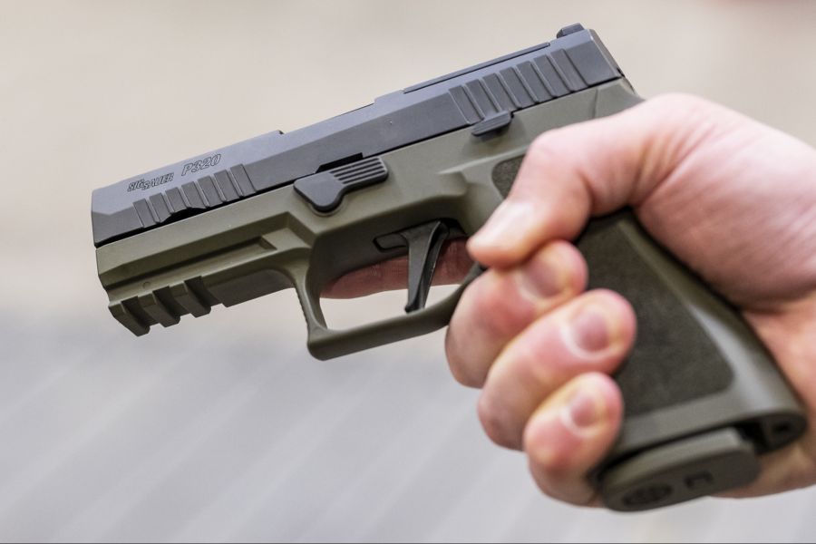 In Selzach SO nahm ein Primarschüler eine Schusswaffe mit in die Schule. (Symbolbild)