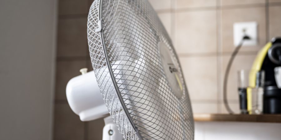 Heiss begehrt wegen Hitzetagen: Ventilatoren und Klimageräte stellten im Juni 2026 neue Verkaufsrekorde aus. Bei manchen Händler wird der Nachschub knapp. (Symbolbild)