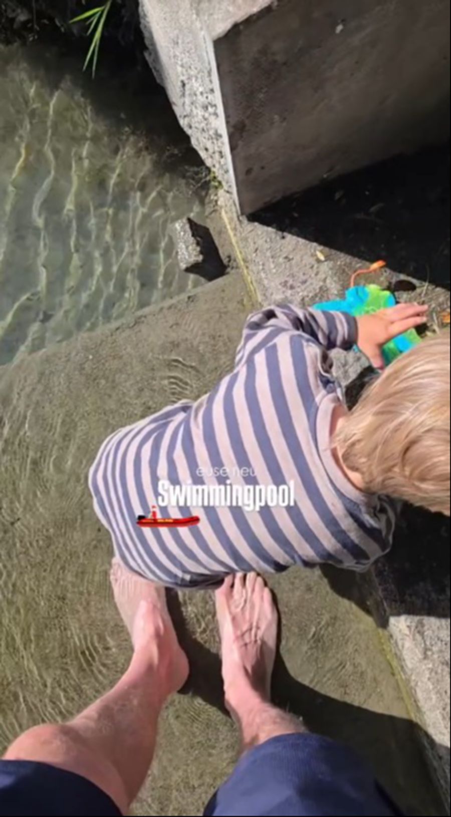 An der Limmat entdeckt Sunny seinen eigenen «Swimmingpool»