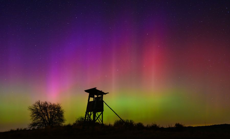 Die Magnetfelder könnten spektakuläre Polarlichter auslösen.
