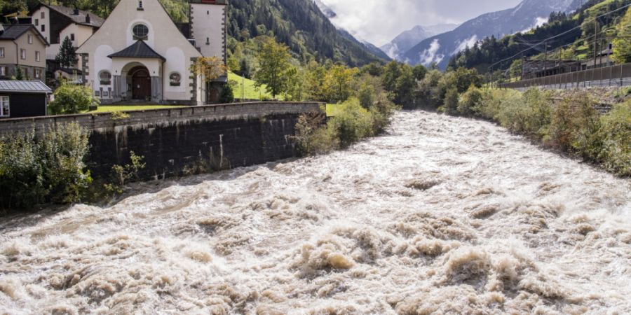 Hochwasser, wie hier 2020 im Urner Reusstal bei Gurtnellen, gehört zu den Gefahrenszenarien, die der Kanton Uri in der aktualisierten Gefährdungs- und Risikoanalyse aufzeigt. (Archiva...