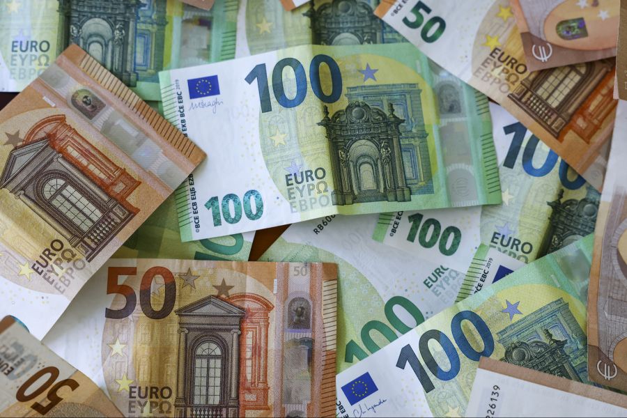 Was dann am Stand angespült wird, lässt die Badegäste nicht schlecht staunen – fast 700'000 Euro. (Symbolbild)