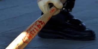 In Dornbirn (Ö) - Mann schlägt mit Baseballschläger auf 15-Jährige ein