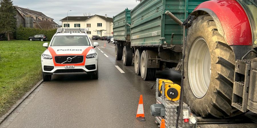 Landwirtschaftliche Fahrzeugkombinationen kontrolliert