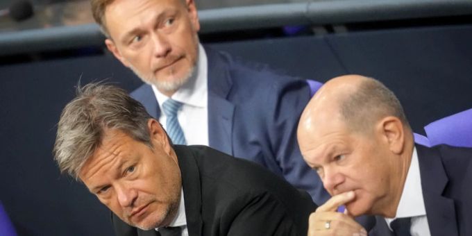 Kanzler Scholz, Wirtschaftsminister Habeck und Finanzminister Lindner werden sich nicht einig. Linder, Habeck, Scholz