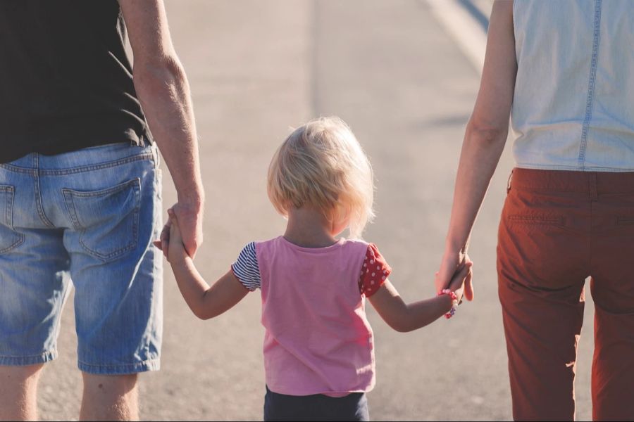 Eltern haben die Tendenz, ihre Kinder vor allem schützen zu wollen.