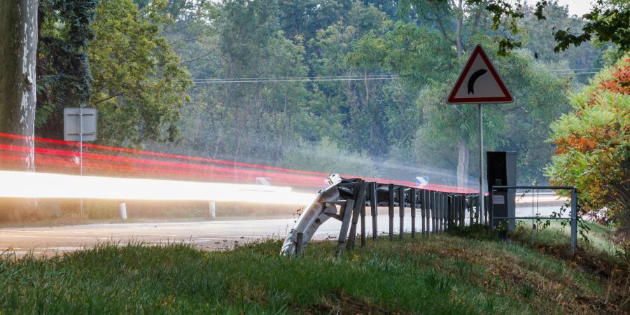 Die fest installierten Blitzer an Frankreichs Strassen sind oft Zielscheibe von Vandalismus (Archivbild).