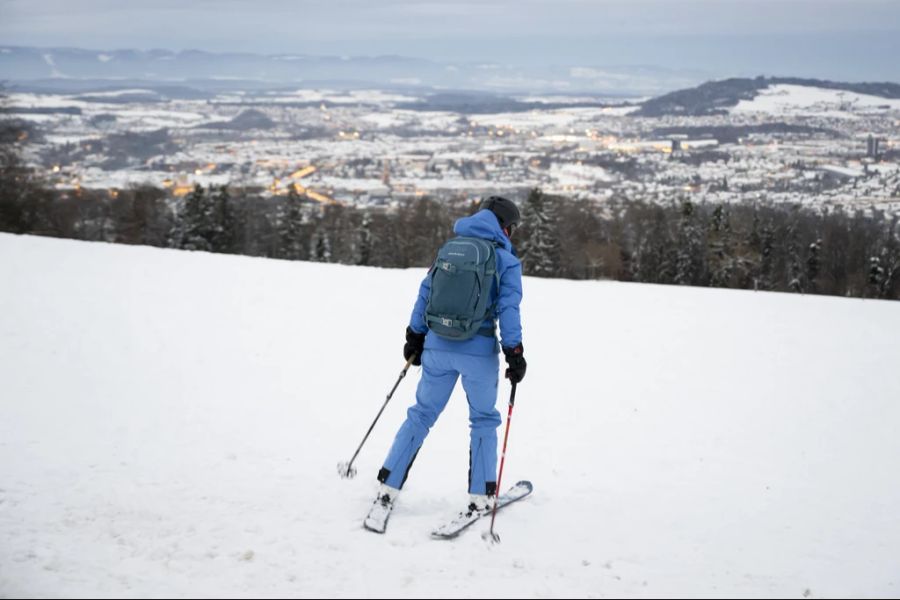 Am Donnerstag sorgte ein Wintereinbruch für viel Schnee – auf dem Berner Hausberg konnte sogar Ski gefahren werden.