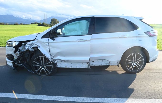 Unfall in Eschenbach fordert Sachschaden. Unfall in Eschenbach