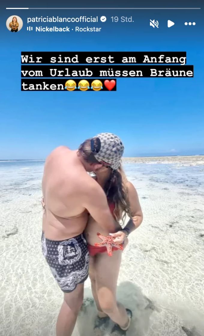 Patricia geniesst die Sonnenstrahlen mit ihrem neuen Freund. patricia blanco