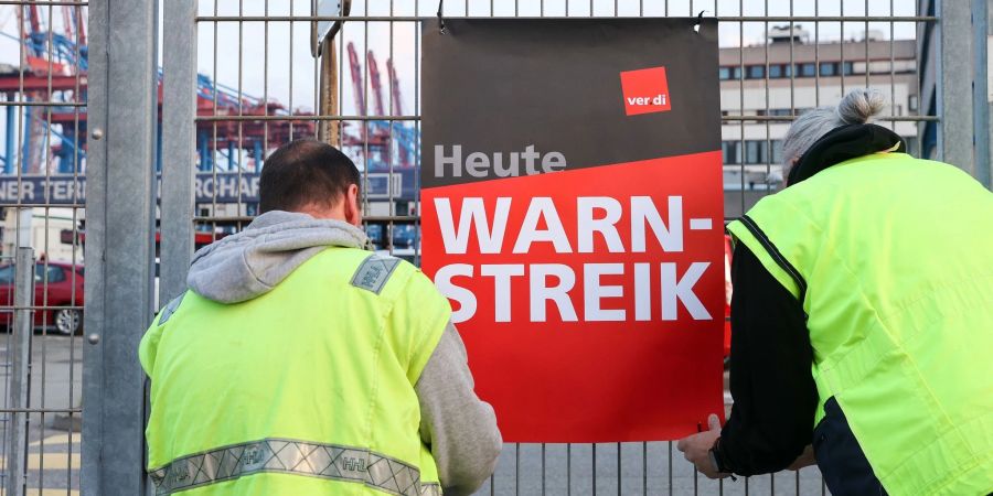 Grund für die vielen Streiks sind die hohe Inflation und die dadurch verursachten Reallohnverluste der Beschäftigten.
