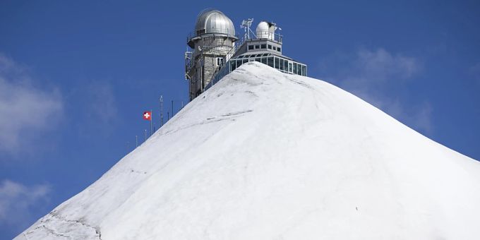 Vom Observatorium auf dem Jungfraujoch wurden Daten per Laser nach Bern übertragen. (Archivbild) lasersystem