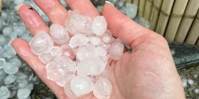 Von Zürich aus - Hagel und Sturmböen ziehen in Richtung Ostschweiz