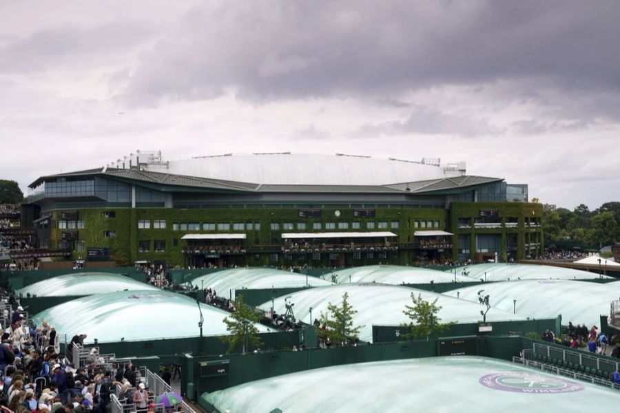 Überblick über das Wimbledon-Gelände. Auf den Aussenplätzen gibt es kein Flutlicht - nach Einbruch der Dunkelheit wird hier nicht mehr gespielt.