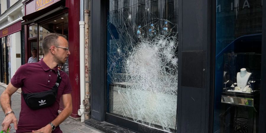 Schäden in Frankreichs Hauptstadt Paris nach den Krawallen infolge von Polizeigewalt.