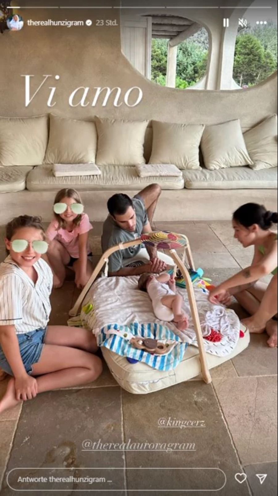 Michelle Hunziker macht Ferien mit der ganzen Familie.