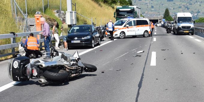 Becken NW - Unfall auf der A2 fordert verletzten Motorradfahrer